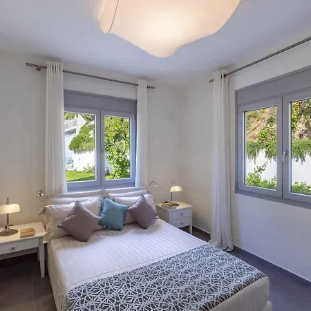 Stunning With Pool And Views In Halkidiki - What'app - 0034-602-688-707 - For Reservations! فيلة